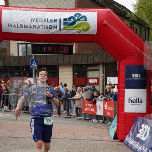 04.05.2025 - 8. Wedeler Halbmarathon Felixshl http://msf.ph/oto/7818519 04.05.2025 11:41:06 Ziel 395, 512, 953, 954, 1138 meine-sportfotos.de