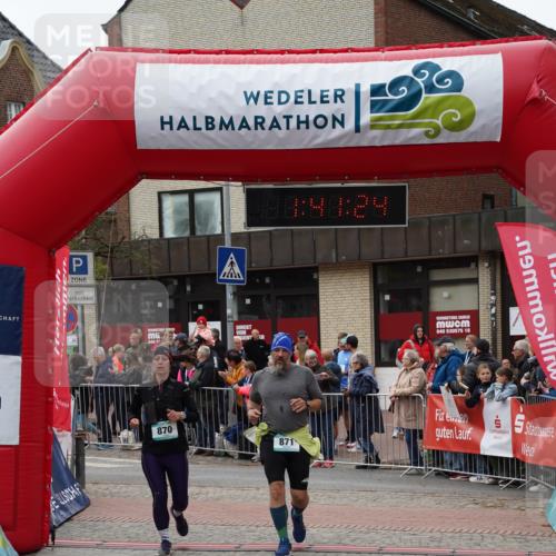 04.05.2025 - 8. Wedeler Halbmarathon Felixshl http://msf.ph/oto/7818530 04.05.2025 11:41:22 Ziel 132, 314, 864, 870, 871, 950 meine-sportfotos.de