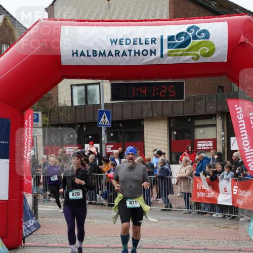 04.05.2025 - 8. Wedeler Halbmarathon Felixshl http://msf.ph/oto/7818533 04.05.2025 11:41:23 Ziel 527, 864, 870, 871, 1171 meine-sportfotos.de