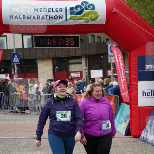04.05.2025 - 8. Wedeler Halbmarathon Felixshl http://msf.ph/oto/7818550 04.05.2025 11:41:33 Ziel 28, 37, 358 meine-sportfotos.de