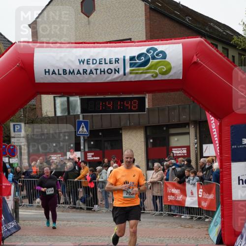 04.05.2025 - 8. Wedeler Halbmarathon Felixshl http://msf.ph/oto/7818556 04.05.2025 11:41:46 Ziel 8, 706, 1119 meine-sportfotos.de