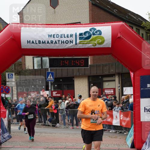 04.05.2025 - 8. Wedeler Halbmarathon Felixshl http://msf.ph/oto/7818560 04.05.2025 11:41:47 Ziel 8, 706, 1119 meine-sportfotos.de