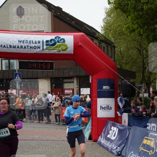 04.05.2025 - 8. Wedeler Halbmarathon Felixshl http://msf.ph/oto/7818569 04.05.2025 11:41:51 Ziel 8, 302, 706, 1119 meine-sportfotos.de