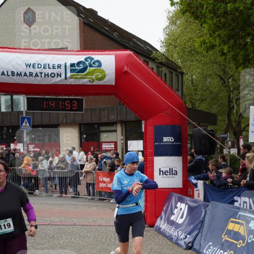 04.05.2025 - 8. Wedeler Halbmarathon Felixshl http://msf.ph/oto/7818570 04.05.2025 11:41:51 Ziel 8, 302, 706, 1119 meine-sportfotos.de