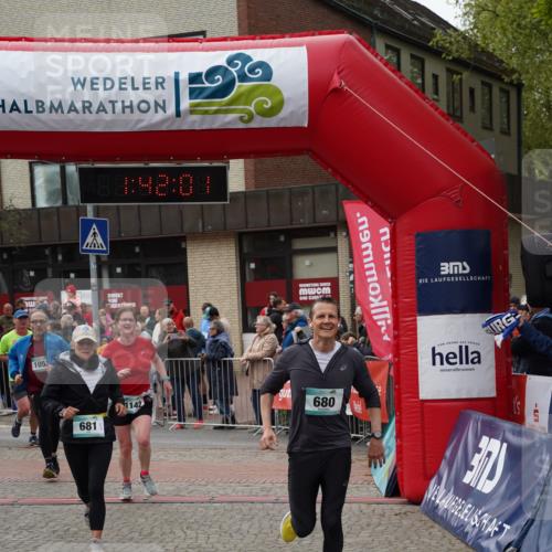 04.05.2025 - 8. Wedeler Halbmarathon Felixshl http://msf.ph/oto/7818582 04.05.2025 11:41:59 Ziel 191, 302, 365, 389, 680, 681, 1051, 1142 meine-sportfotos.de