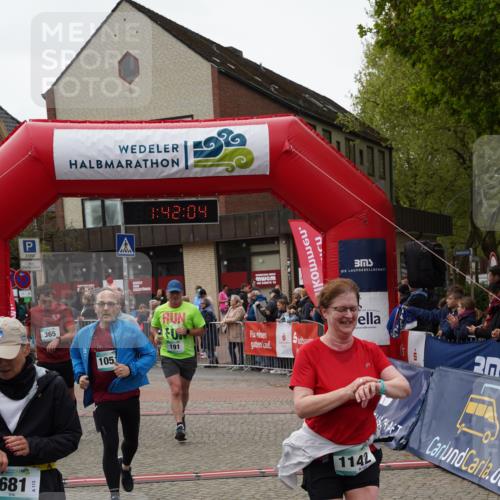 04.05.2025 - 8. Wedeler Halbmarathon Felixshl http://msf.ph/oto/7818593 04.05.2025 11:42:02 Ziel 191, 365, 389, 680, 681, 1051, 1142 meine-sportfotos.de