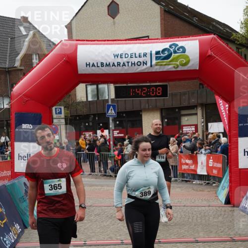 04.05.2025 - 8. Wedeler Halbmarathon Felixshl http://msf.ph/oto/7818606 04.05.2025 11:42:06 Ziel 116, 191, 267, 365, 389, 1051, 1142 meine-sportfotos.de