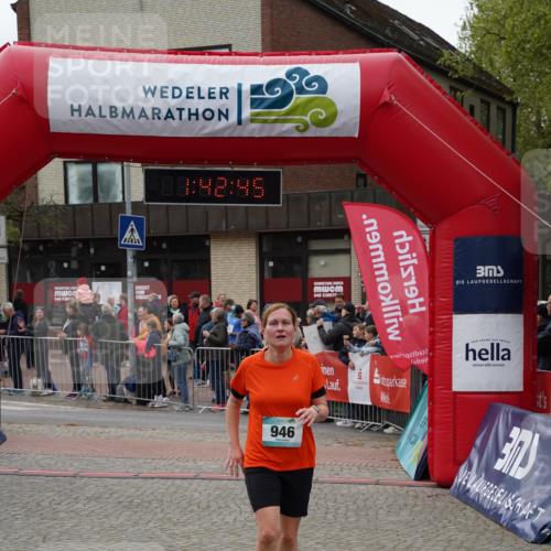 04.05.2025 - 8. Wedeler Halbmarathon Felixshl http://msf.ph/oto/7818652 04.05.2025 11:42:43 Ziel 946 meine-sportfotos.de