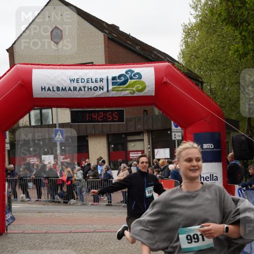 04.05.2025 - 8. Wedeler Halbmarathon Felixshl http://msf.ph/oto/7818661 04.05.2025 11:42:53 Ziel 991, 1014 meine-sportfotos.de