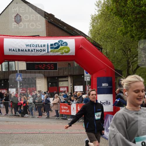 04.05.2025 - 8. Wedeler Halbmarathon Felixshl http://msf.ph/oto/7818663 04.05.2025 11:42:53 Ziel 991, 1014 meine-sportfotos.de
