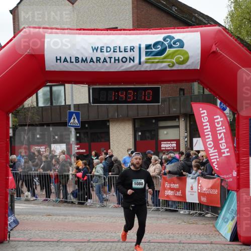 04.05.2025 - 8. Wedeler Halbmarathon Felixshl http://msf.ph/oto/7818685 04.05.2025 11:43:08 Ziel 54, 824, 1080 meine-sportfotos.de