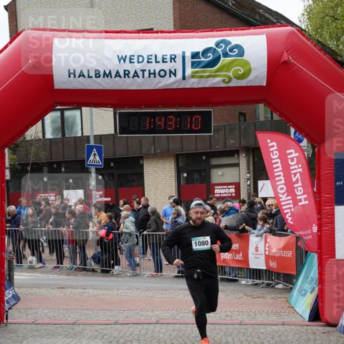 04.05.2025 - 8. Wedeler Halbmarathon Felixshl http://msf.ph/oto/7818687 04.05.2025 11:43:08 Ziel 54, 824, 1080 meine-sportfotos.de