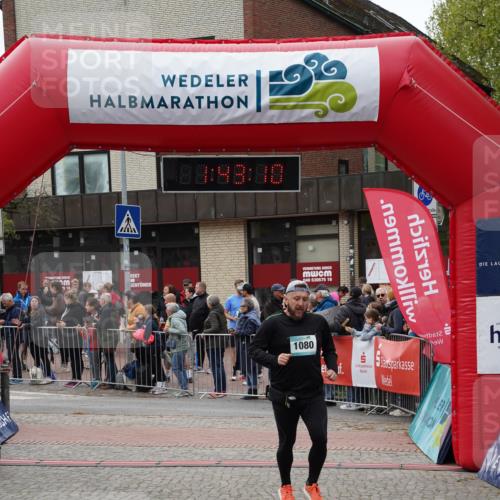 04.05.2025 - 8. Wedeler Halbmarathon Felixshl http://msf.ph/oto/7818688 04.05.2025 11:43:08 Ziel 54, 824, 1080 meine-sportfotos.de