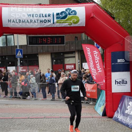 04.05.2025 - 8. Wedeler Halbmarathon Felixshl http://msf.ph/oto/7818690 04.05.2025 11:43:09 Ziel 54, 824, 1080 meine-sportfotos.de