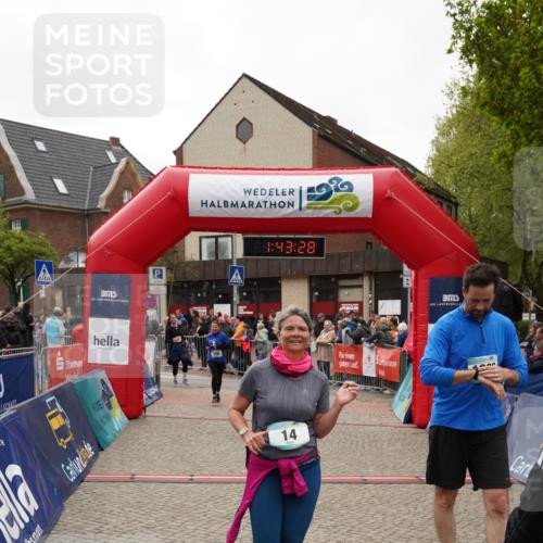 04.05.2025 - 8. Wedeler Halbmarathon Felixshl http://msf.ph/oto/7818708 04.05.2025 11:43:26 Ziel 14, 210, 298, 1066, 1067 meine-sportfotos.de