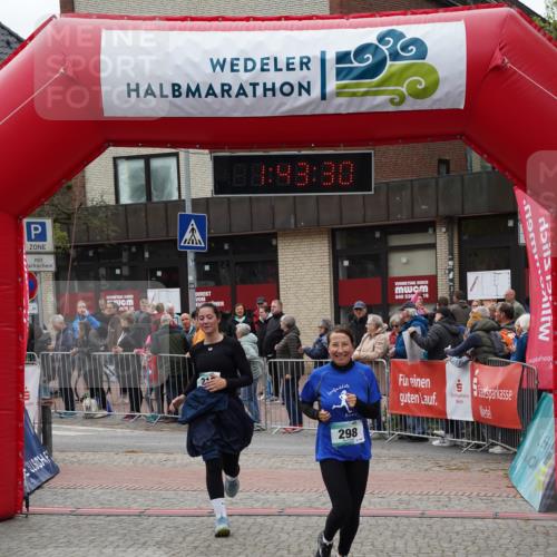 04.05.2025 - 8. Wedeler Halbmarathon Felixshl http://msf.ph/oto/7818711 04.05.2025 11:43:28 Ziel 14, 210, 298, 1066 meine-sportfotos.de