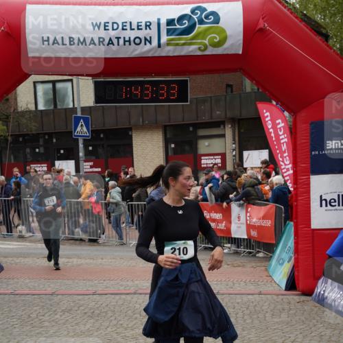 04.05.2025 - 8. Wedeler Halbmarathon Felixshl http://msf.ph/oto/7818715 04.05.2025 11:43:31 Ziel 210, 298, 712 meine-sportfotos.de