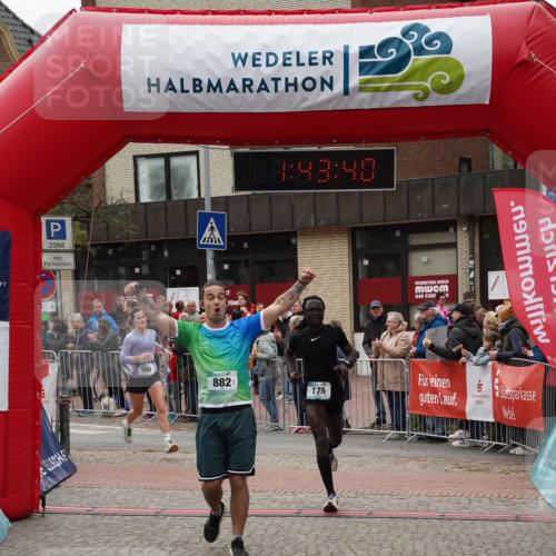 04.05.2025 - 8. Wedeler Halbmarathon Felixshl http://msf.ph/oto/7818726 04.05.2025 11:43:38 Ziel 175, 555, 712, 882 meine-sportfotos.de