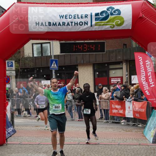 04.05.2025 - 8. Wedeler Halbmarathon Felixshl http://msf.ph/oto/7818727 04.05.2025 11:43:39 Ziel 175, 555, 882 meine-sportfotos.de