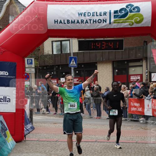 04.05.2025 - 8. Wedeler Halbmarathon Felixshl http://msf.ph/oto/7818729 04.05.2025 11:43:39 Ziel 175, 555, 882 meine-sportfotos.de