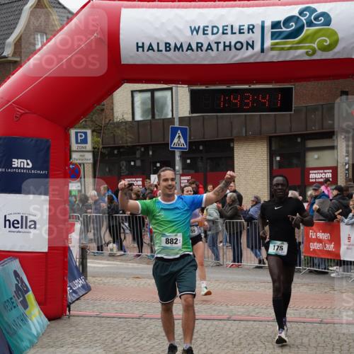 04.05.2025 - 8. Wedeler Halbmarathon Felixshl http://msf.ph/oto/7818730 04.05.2025 11:43:39 Ziel 175, 555, 882 meine-sportfotos.de