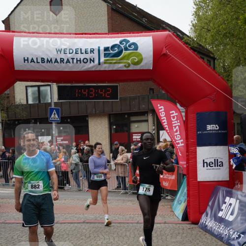 04.05.2025 - 8. Wedeler Halbmarathon Felixshl http://msf.ph/oto/7818731 04.05.2025 11:43:40 Ziel 175, 555, 882 meine-sportfotos.de