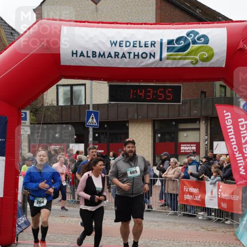 04.05.2025 - 8. Wedeler Halbmarathon Felixshl http://msf.ph/oto/7818754 04.05.2025 11:43:53 Ziel 10, 109, 264, 587, 665, 667, 854 meine-sportfotos.de
