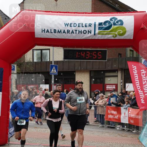 04.05.2025 - 8. Wedeler Halbmarathon Felixshl http://msf.ph/oto/7818755 04.05.2025 11:43:53 Ziel 10, 109, 264, 587, 665, 667, 854 meine-sportfotos.de