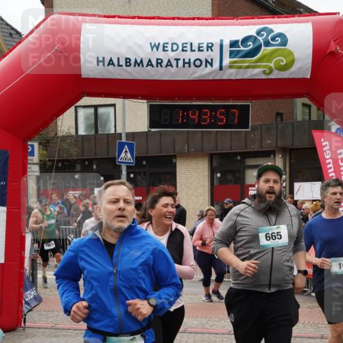 04.05.2025 - 8. Wedeler Halbmarathon Felixshl http://msf.ph/oto/7818762 04.05.2025 11:43:55 Ziel 10, 109, 264, 587, 665, 667, 854, 1003, 1106 meine-sportfotos.de