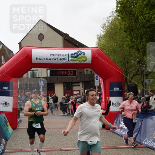 04.05.2025 - 8. Wedeler Halbmarathon Felixshl http://msf.ph/oto/7818770 04.05.2025 11:43:58 Ziel 10, 109, 264, 587, 665, 667, 1003, 1106 meine-sportfotos.de