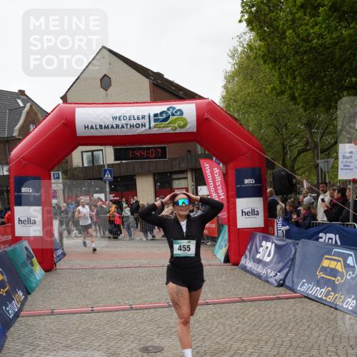 04.05.2025 - 8. Wedeler Halbmarathon Felixshl http://msf.ph/oto/7818781 04.05.2025 11:44:05 Ziel 455, 558 meine-sportfotos.de