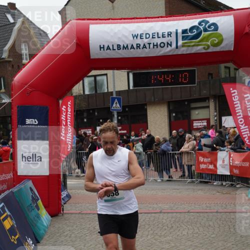 04.05.2025 - 8. Wedeler Halbmarathon Felixshl http://msf.ph/oto/7818786 04.05.2025 11:44:08 Ziel 455, 558, 914 meine-sportfotos.de