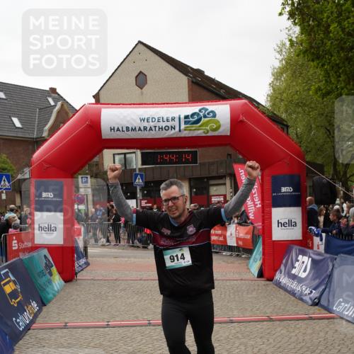 04.05.2025 - 8. Wedeler Halbmarathon Felixshl http://msf.ph/oto/7818796 04.05.2025 11:44:12 Ziel 558, 914 meine-sportfotos.de