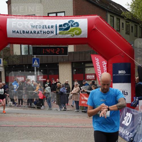 04.05.2025 - 8. Wedeler Halbmarathon Felixshl http://msf.ph/oto/7818803 04.05.2025 11:44:25 Ziel 2, 22 meine-sportfotos.de