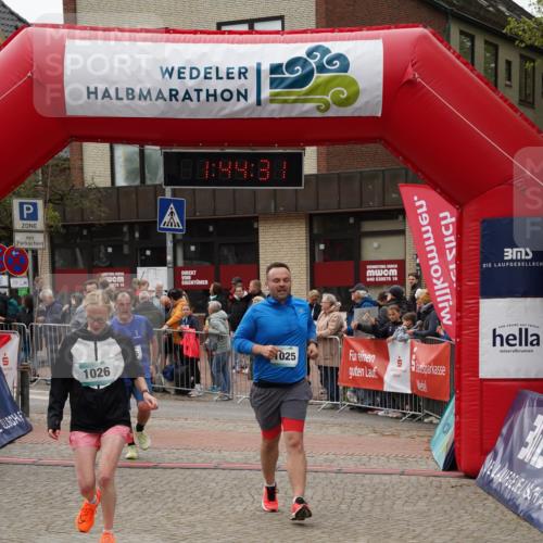 04.05.2025 - 8. Wedeler Halbmarathon Felixshl http://msf.ph/oto/7818806 04.05.2025 11:44:29 Ziel 399, 425 meine-sportfotos.de