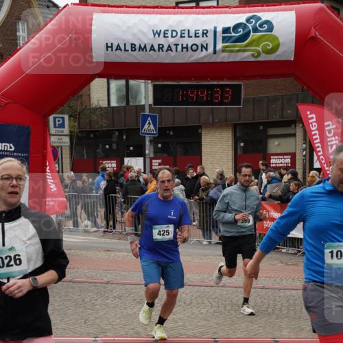 04.05.2025 - 8. Wedeler Halbmarathon Felixshl http://msf.ph/oto/7818809 04.05.2025 11:44:31 Ziel 399, 425 meine-sportfotos.de