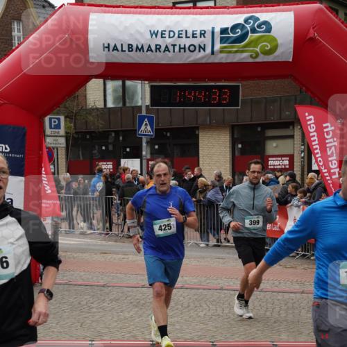 04.05.2025 - 8. Wedeler Halbmarathon Felixshl http://msf.ph/oto/7818810 04.05.2025 11:44:31 Ziel 399, 425 meine-sportfotos.de