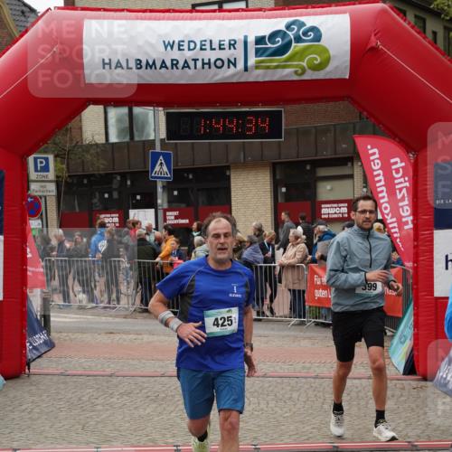 04.05.2025 - 8. Wedeler Halbmarathon Felixshl http://msf.ph/oto/7818813 04.05.2025 11:44:32 Ziel 399, 425 meine-sportfotos.de