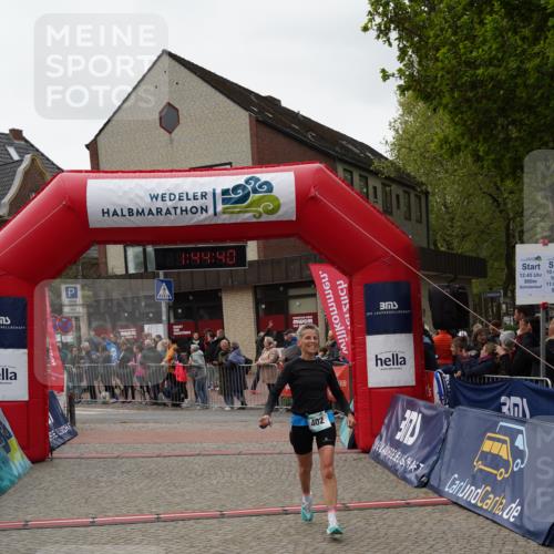 04.05.2025 - 8. Wedeler Halbmarathon Felixshl http://msf.ph/oto/7818819 04.05.2025 11:44:38 Ziel 402 meine-sportfotos.de