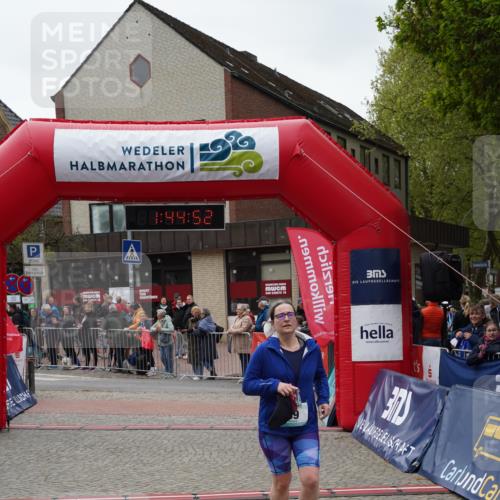 04.05.2025 - 8. Wedeler Halbmarathon Felixshl http://msf.ph/oto/7818844 04.05.2025 11:44:49 Ziel 39, 209 meine-sportfotos.de