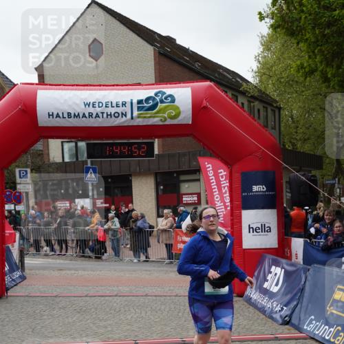 04.05.2025 - 8. Wedeler Halbmarathon Felixshl http://msf.ph/oto/7818845 04.05.2025 11:44:50 Ziel 39, 209 meine-sportfotos.de