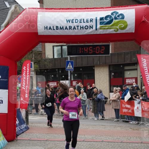 04.05.2025 - 8. Wedeler Halbmarathon Felixshl http://msf.ph/oto/7818852 04.05.2025 11:45:00 Ziel 392, 421, 714 meine-sportfotos.de