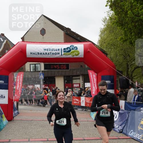 04.05.2025 - 8. Wedeler Halbmarathon Felixshl http://msf.ph/oto/7818864 04.05.2025 11:45:04 Ziel 392, 421, 714 meine-sportfotos.de