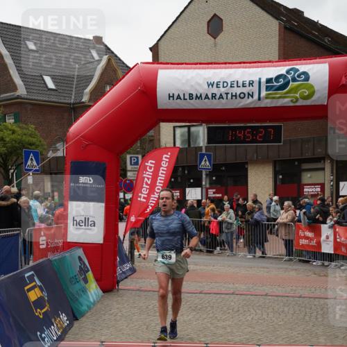 04.05.2025 - 8. Wedeler Halbmarathon Felixshl http://msf.ph/oto/7818883 04.05.2025 11:45:25 Ziel 320, 471, 639, 808 meine-sportfotos.de