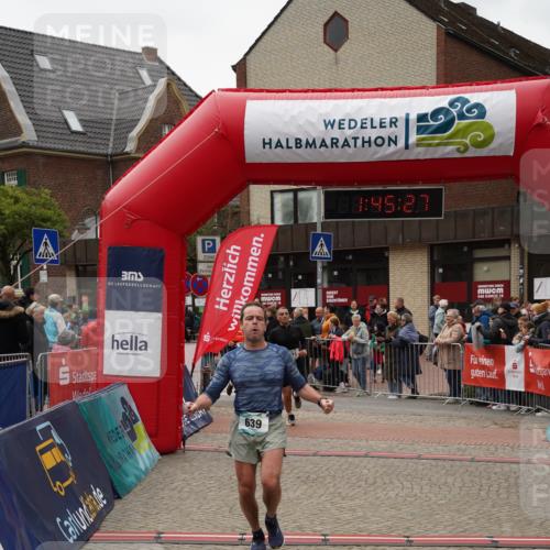 04.05.2025 - 8. Wedeler Halbmarathon Felixshl http://msf.ph/oto/7818885 04.05.2025 11:45:25 Ziel 320, 471, 639, 808 meine-sportfotos.de