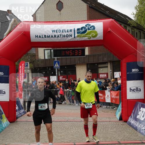04.05.2025 - 8. Wedeler Halbmarathon Felixshl http://msf.ph/oto/7818904 04.05.2025 11:45:31 Ziel 471, 808, 1120 meine-sportfotos.de