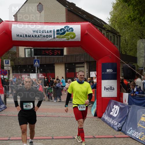 04.05.2025 - 8. Wedeler Halbmarathon Felixshl http://msf.ph/oto/7818906 04.05.2025 11:45:32 Ziel 471, 808, 1120 meine-sportfotos.de