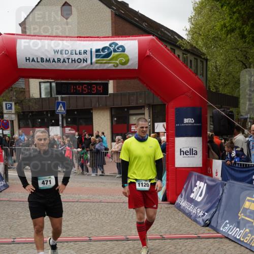 04.05.2025 - 8. Wedeler Halbmarathon Felixshl http://msf.ph/oto/7818907 04.05.2025 11:45:32 Ziel 471, 808, 1120 meine-sportfotos.de