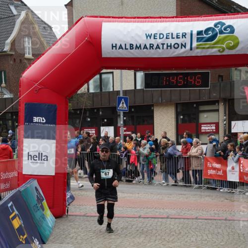 04.05.2025 - 8. Wedeler Halbmarathon Felixshl http://msf.ph/oto/7818925 04.05.2025 11:45:44 Ziel 21, 67, 834 meine-sportfotos.de
