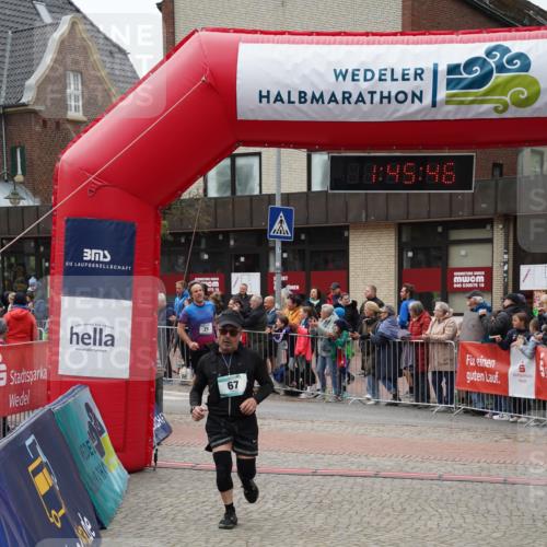 04.05.2025 - 8. Wedeler Halbmarathon Felixshl http://msf.ph/oto/7818927 04.05.2025 11:45:44 Ziel 21, 67, 834 meine-sportfotos.de